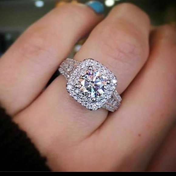 Jewelry - 14K White Gold Natural Moissanite Ring